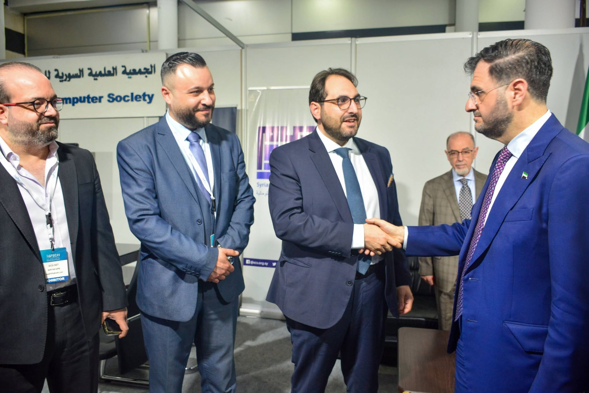SCS-NET زيارة السيد وزير الاتصالات لجناح الجمعية العلمية السورية للمعلوماتية ومزود خدمة الانترنت 